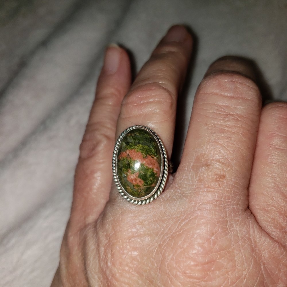 SS pink&green stone ring